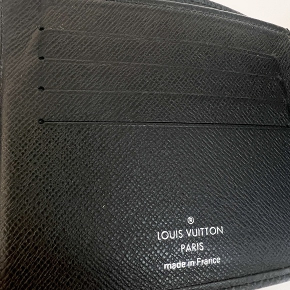 Louis Vuitton Florin Wallet Taiga Leather. - Picture 10 of 10